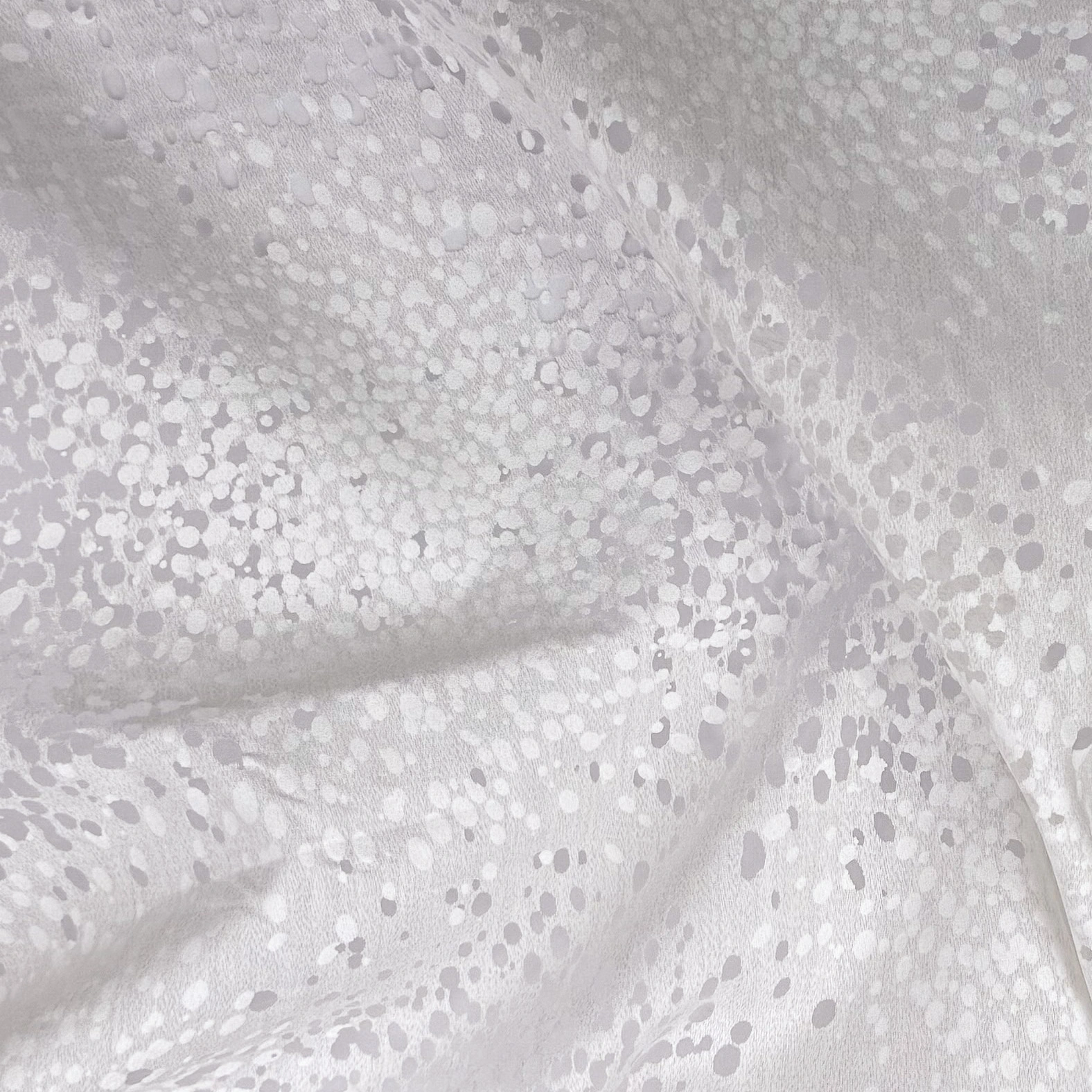Niale Devore – Beige