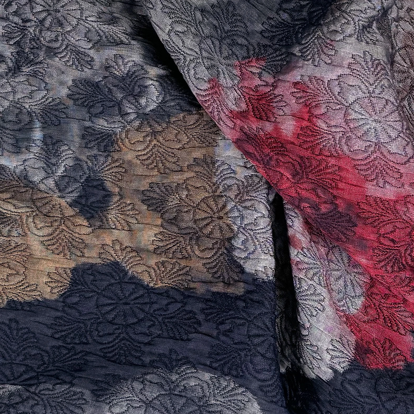 Brocade – Black/Watercolor