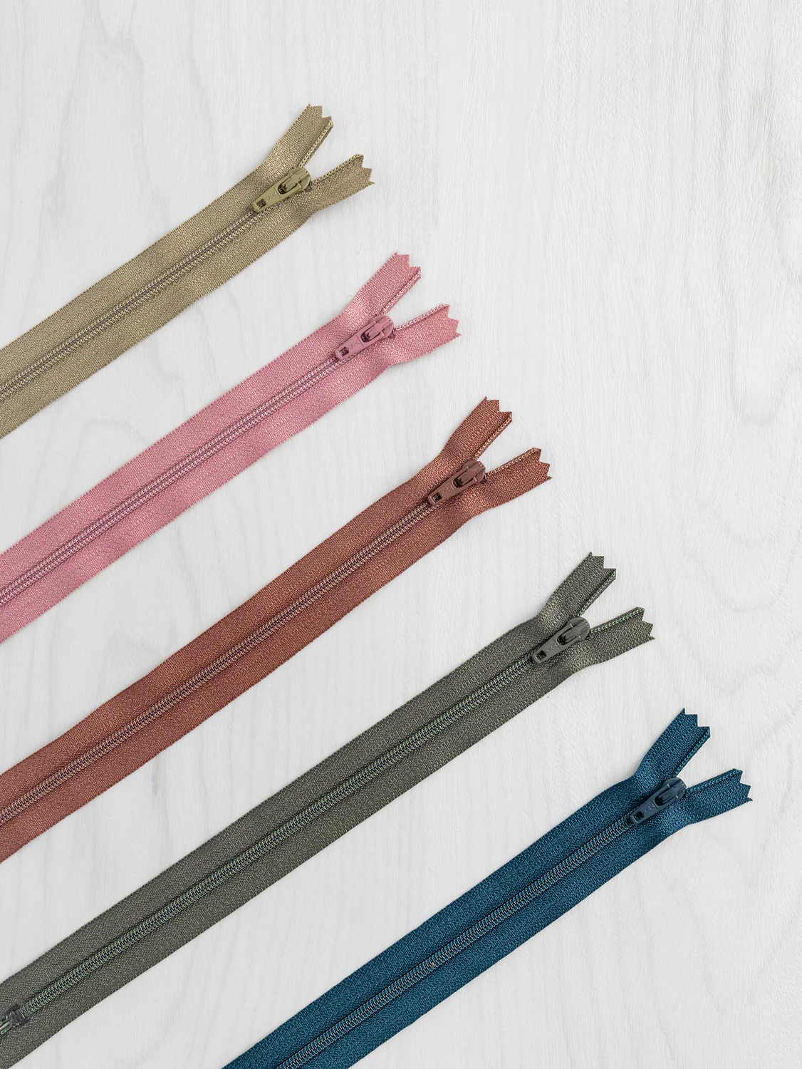 9"Nylon Zipper - 5 Colours