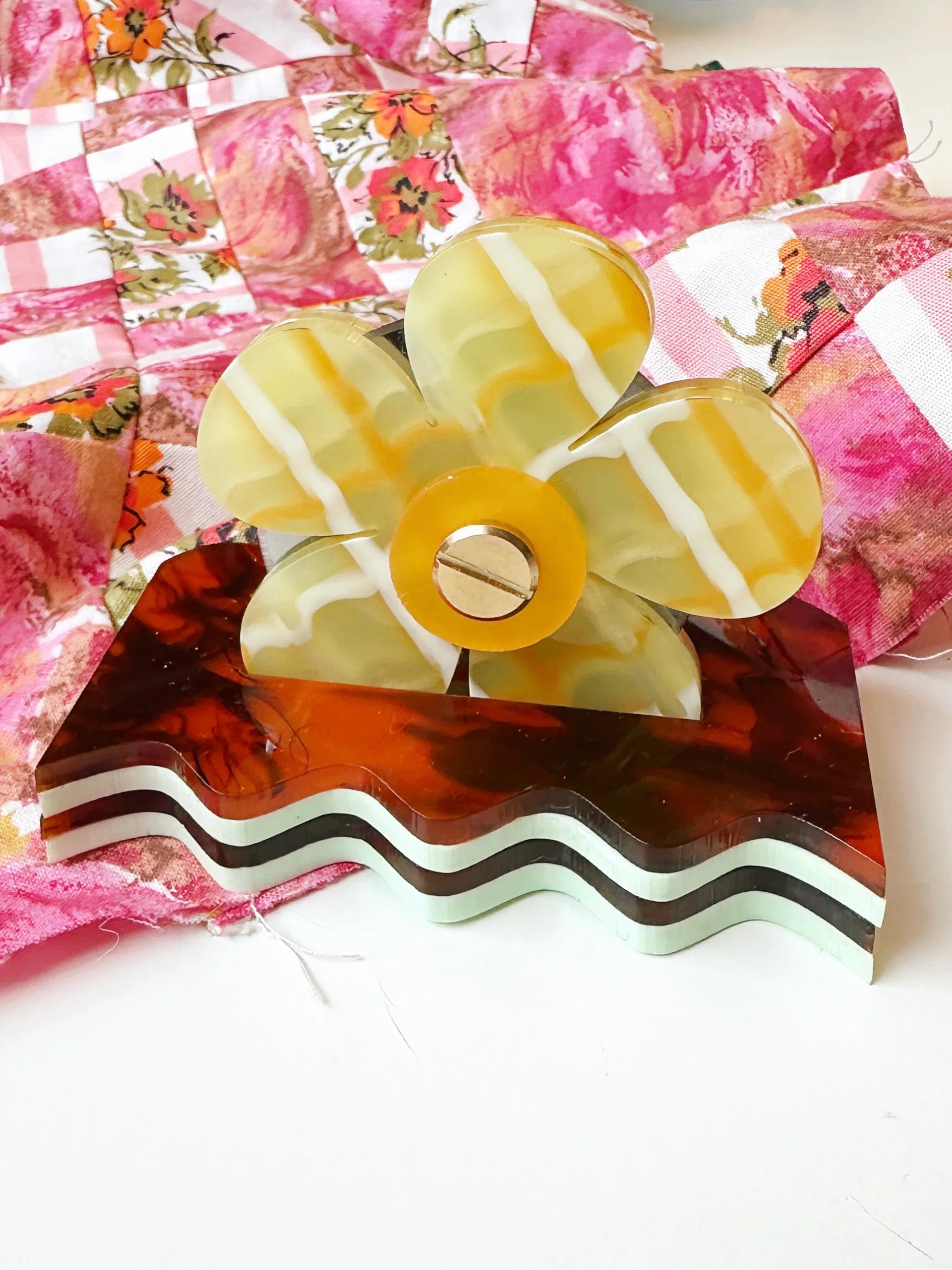 Retro Flower Thread Cutter
