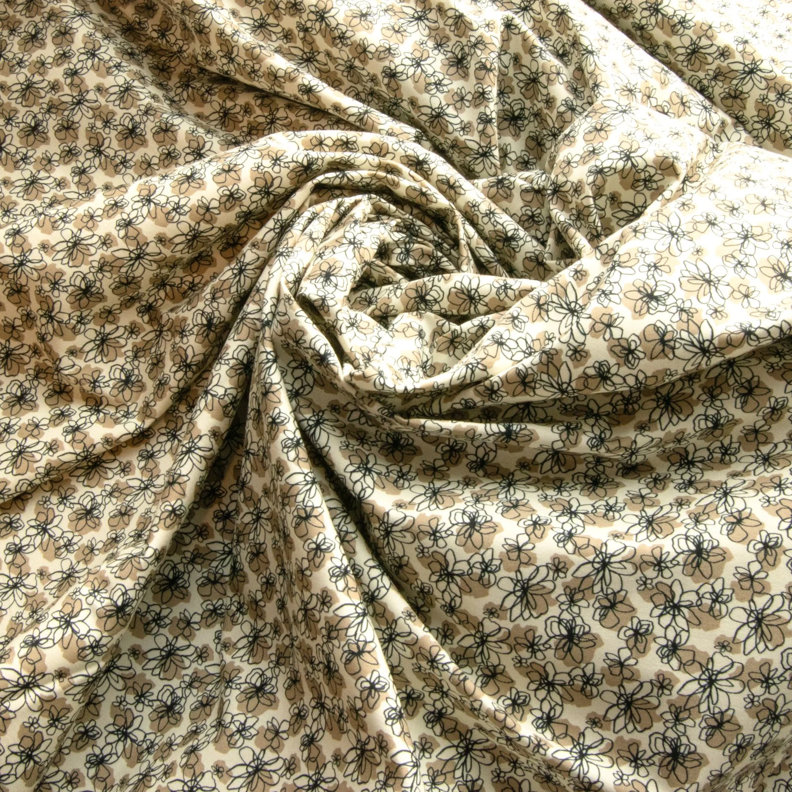 Cotton Poplin, French - "Black and Tan Daisy"