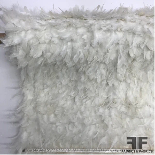 Novelty Feathers - White