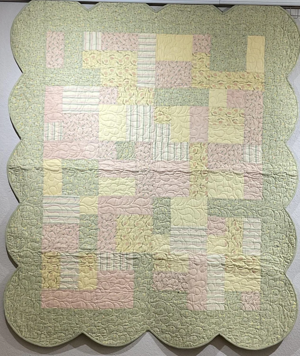 Quilt-Pastel Flowers --46"x54"