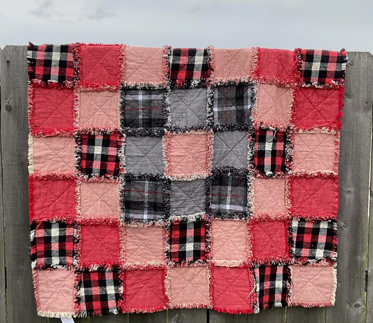 Quilt-Red and Black Rough Edge--48"x48"