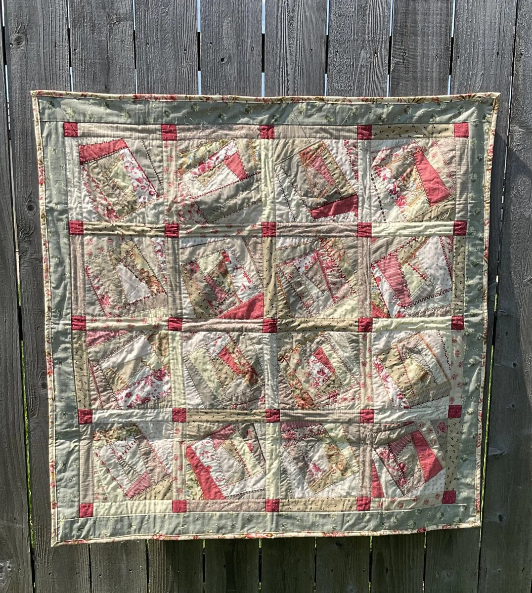Quilt-Red patch Crazy 8s--44.5"x45"
