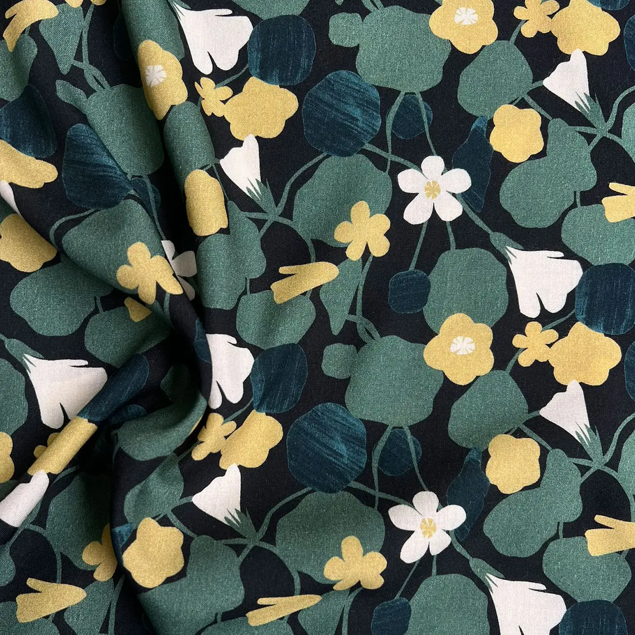 Viscose Challis - Capucine flowers