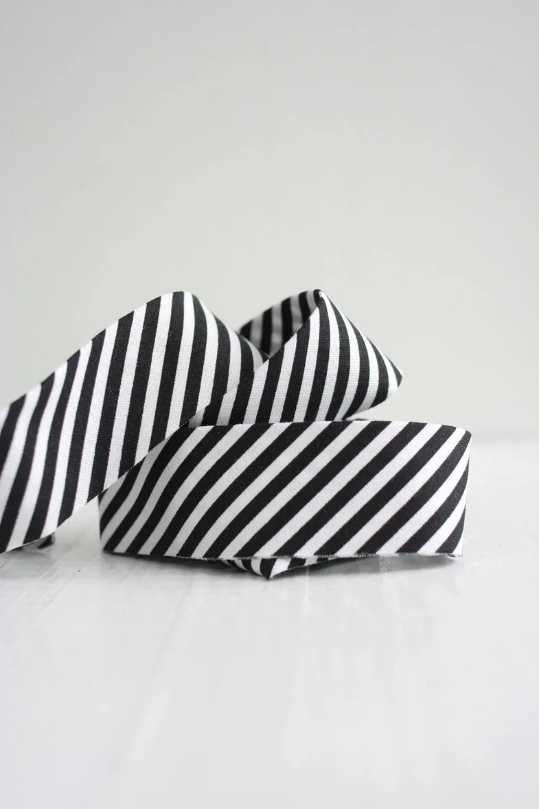 Black Stripe Bias Quilt Binding: Precut, 8 Yards