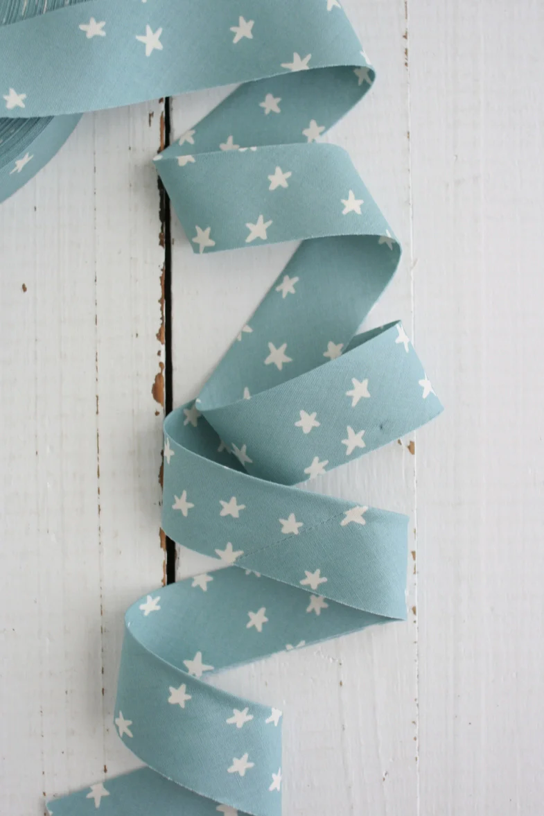 Starry in Soft Blue Bias Quilt Binding: Precut, 8 Yards